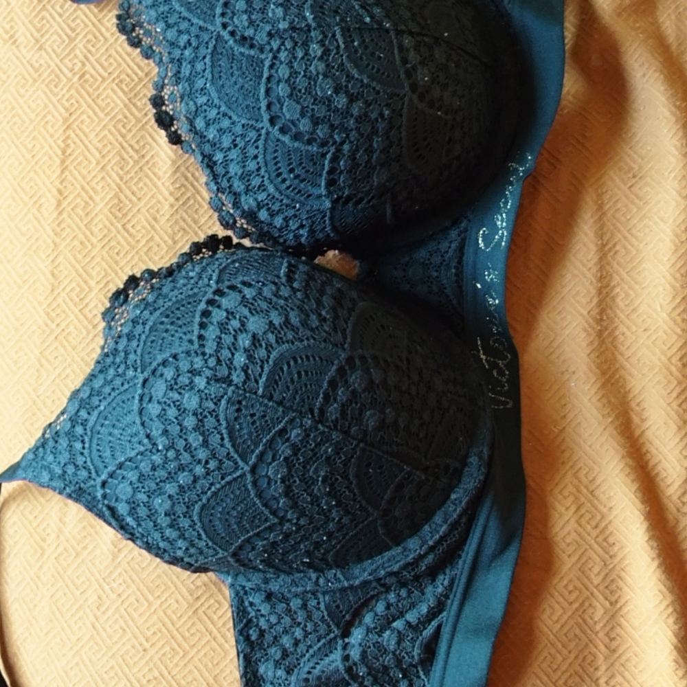 Victoria's secret bra
